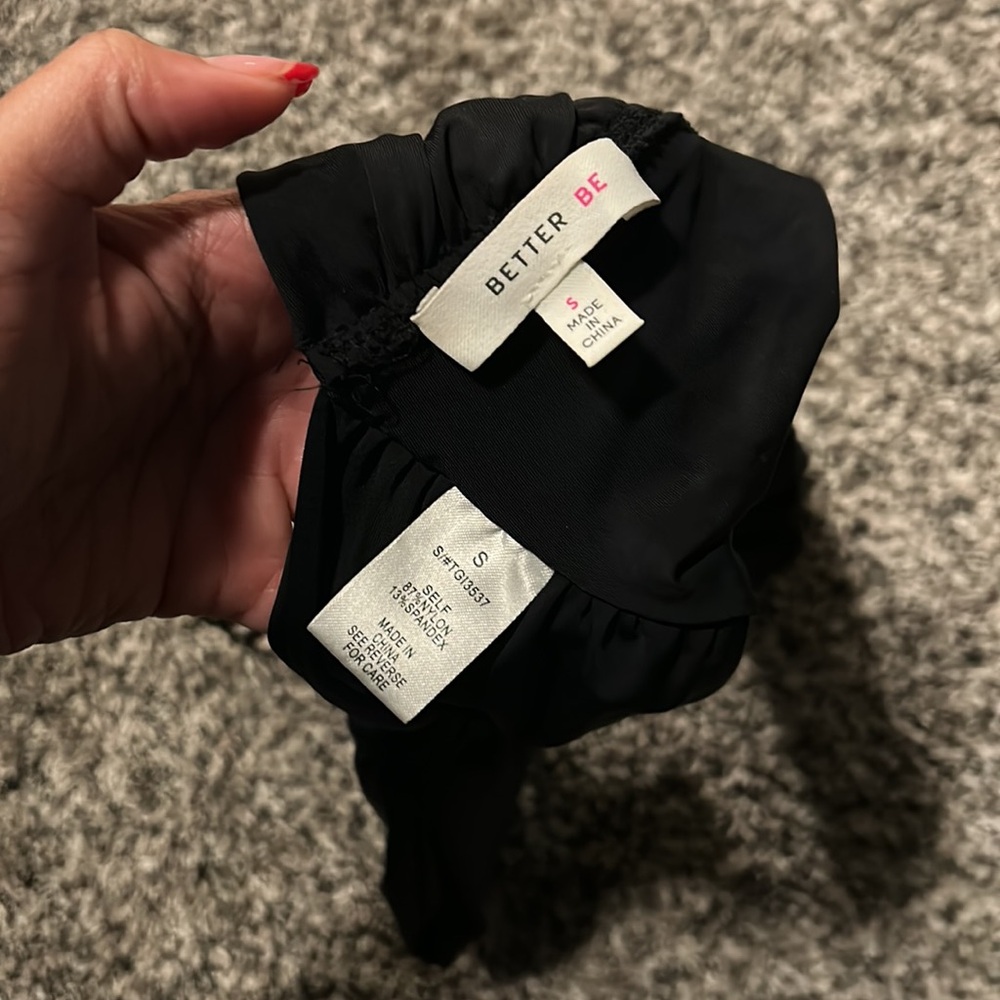 Backless Crop Top - Picture 3 of 3